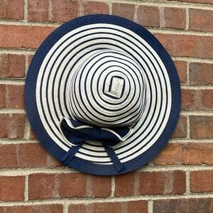 EUC blue/cream wide brimmed straw hat